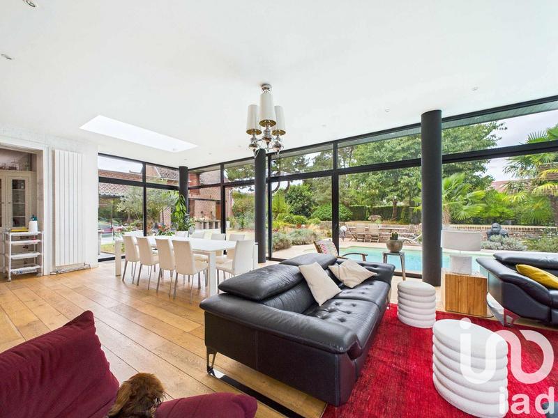 Maison - 315 m² - 11 pièces