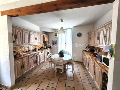 Maison traditionnelle - 208 m² - 8 pièces