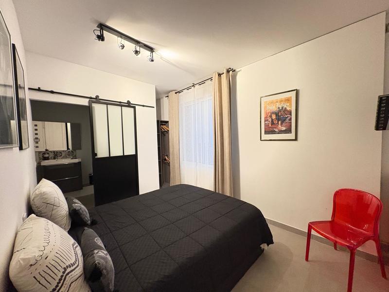 Demeure - 221 m² - 7 pièces