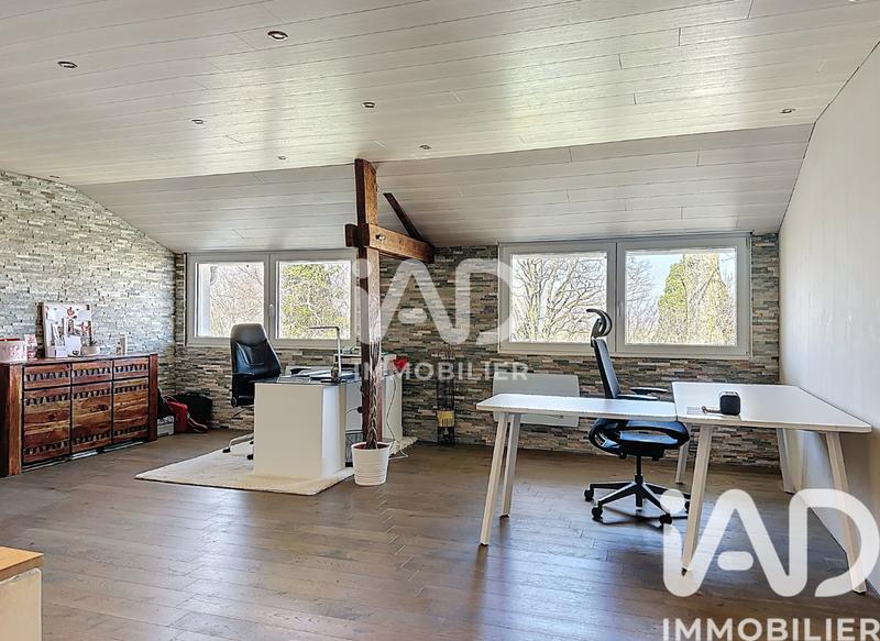 Maison - 180 m² - 8 pièces