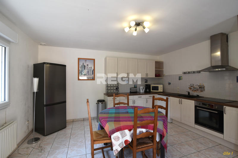 Maison - 435 m² - 6 pièces