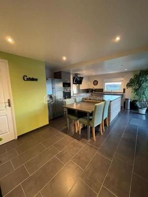 Maison traditionnelle - 148 m² - 7 pièces