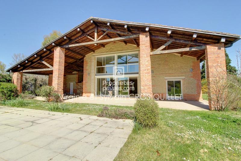 Maison - 250 m² - 7 pièces