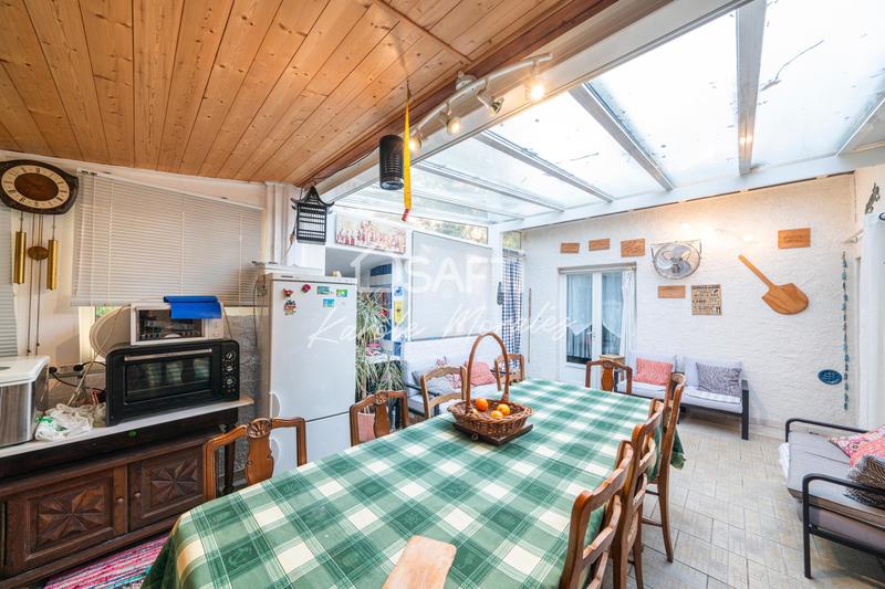 Maison - 240 m² - 6 pièces