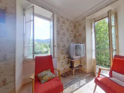 Maison - 255 m² - 5 pièces