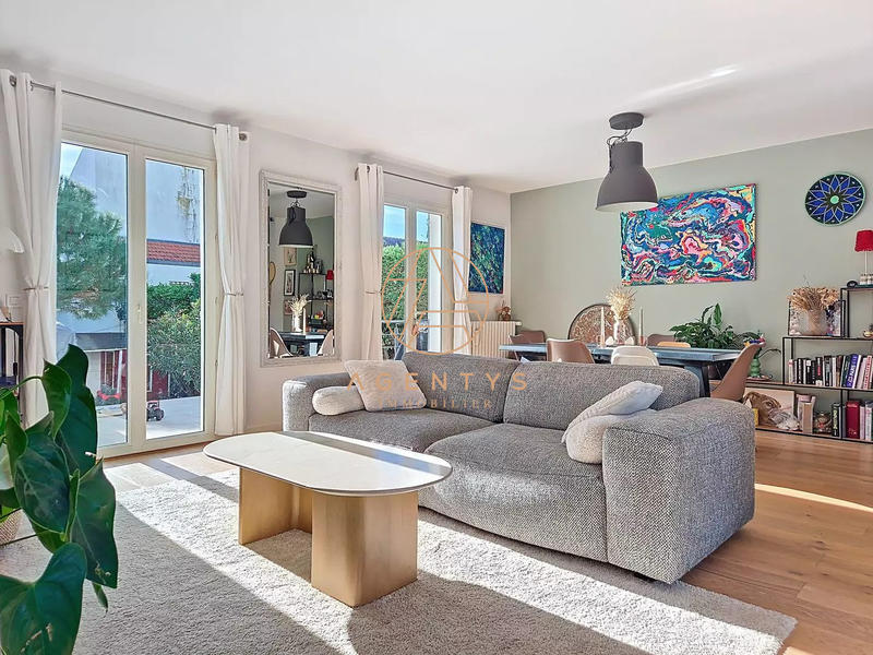 Maison contemporaine - 130 m² - 6 pièces