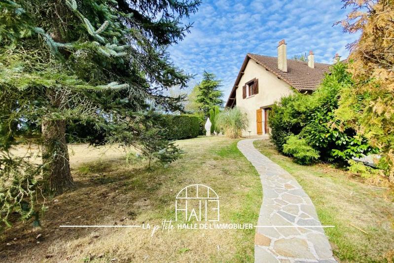 Maison - 227 m² - 9 pièces