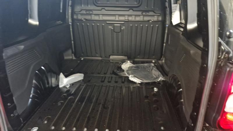 Peugeot Partner Taille m 800kg Bev 51kWh