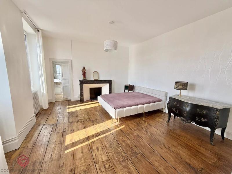 Maison - 286 m² - 11 pièces