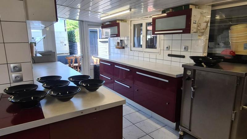 Maison - 570 m² - 6 pièces