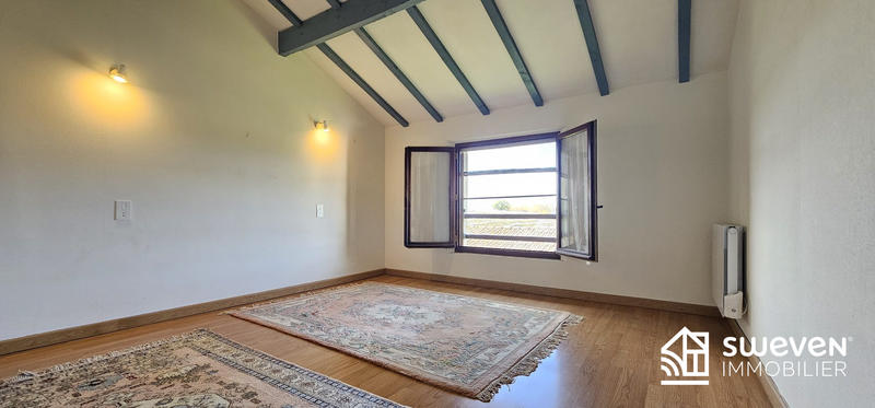 Maison - 360 m² - 18 pièces