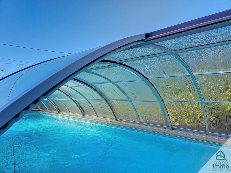 Maison - 422 m² - 12 pièces