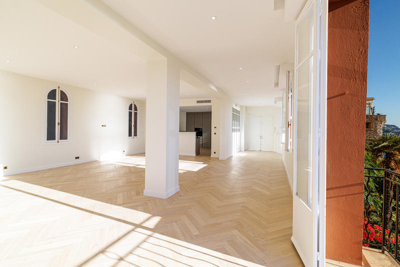 Appartement - 190 m² - 4 pièces