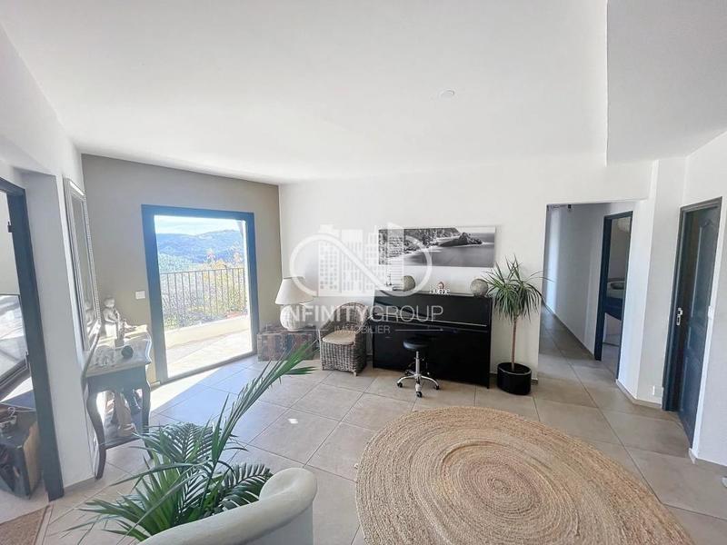 Maison - 160 m² - 6 pièces