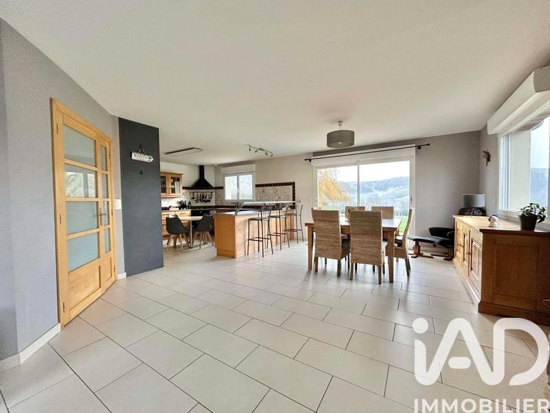 Maison - 186 m² - 10 pièces