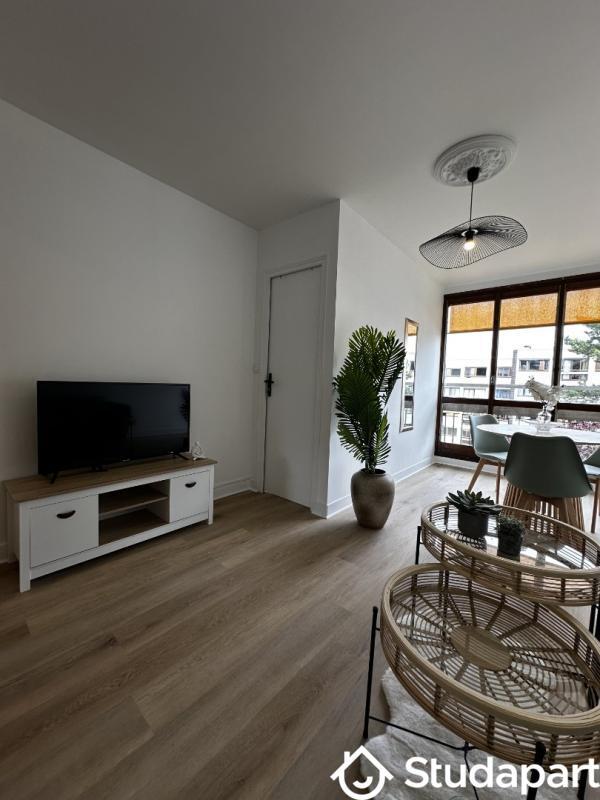 Chambre - 9 m² - 1 pièce