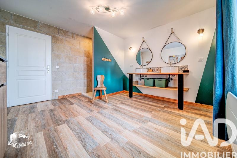 Maison - 247 m² - 7 pièces