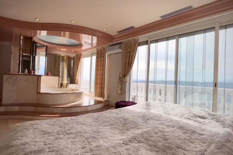 Villa - 665 m² - 8 pièces