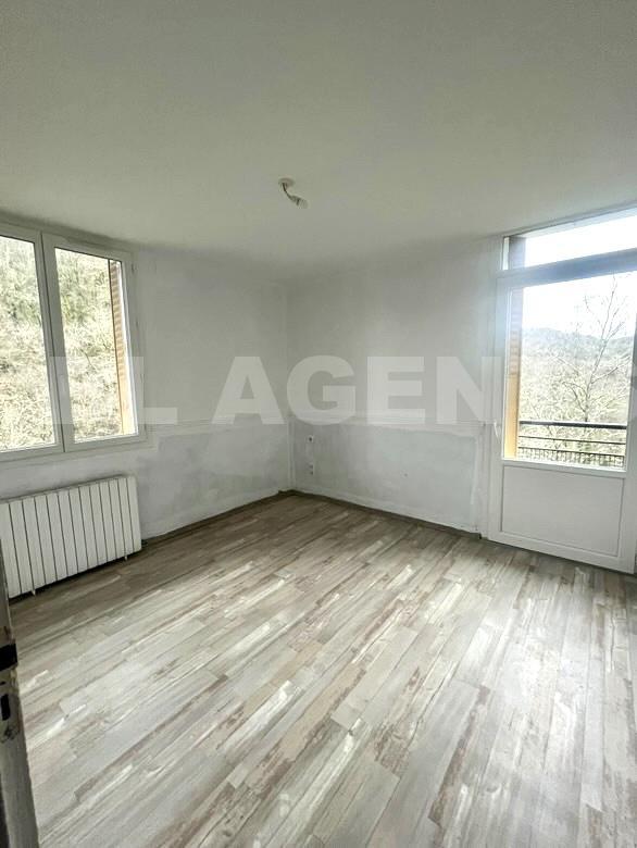 Appartement - 85 m² - 5 pièces