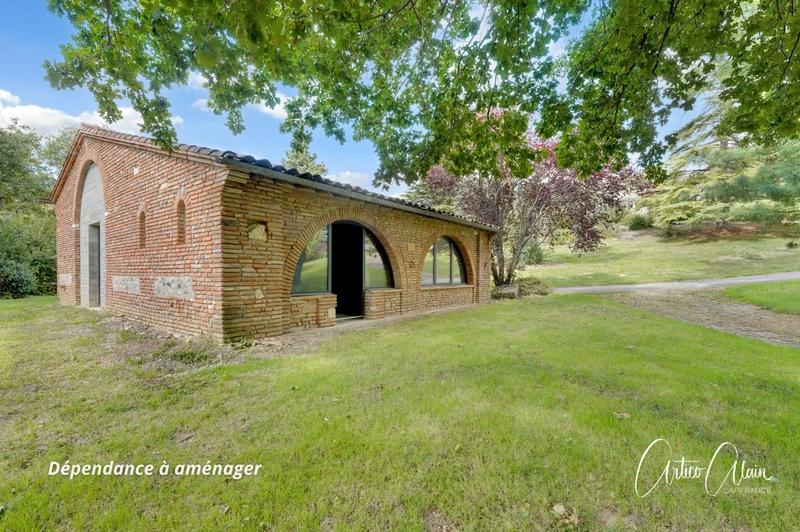 Propriété - 326 m² - 10 pièces