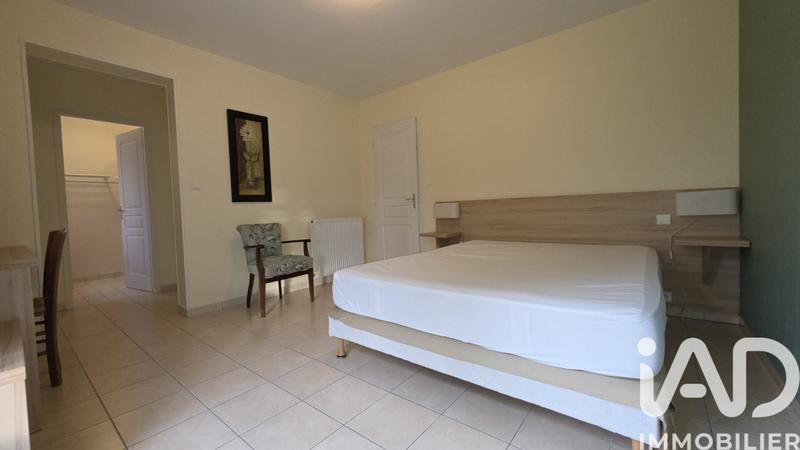 Maison - 240 m² - 9 pièces