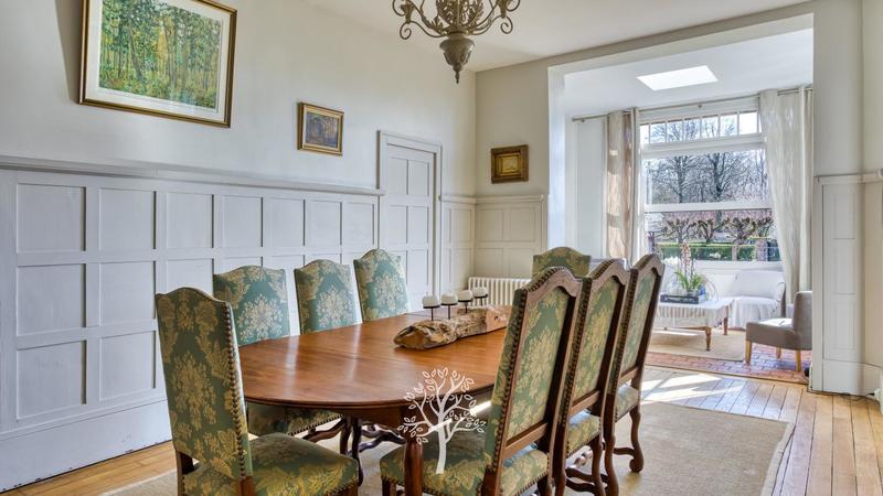 Maison bourgeoise - 311 m² - 8 pièces