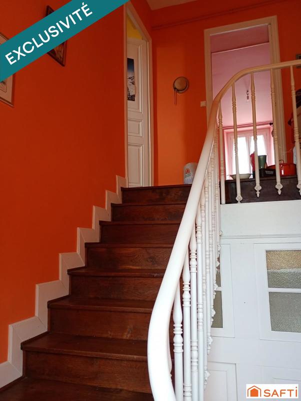 Maison - 240 m² - 10 pièces