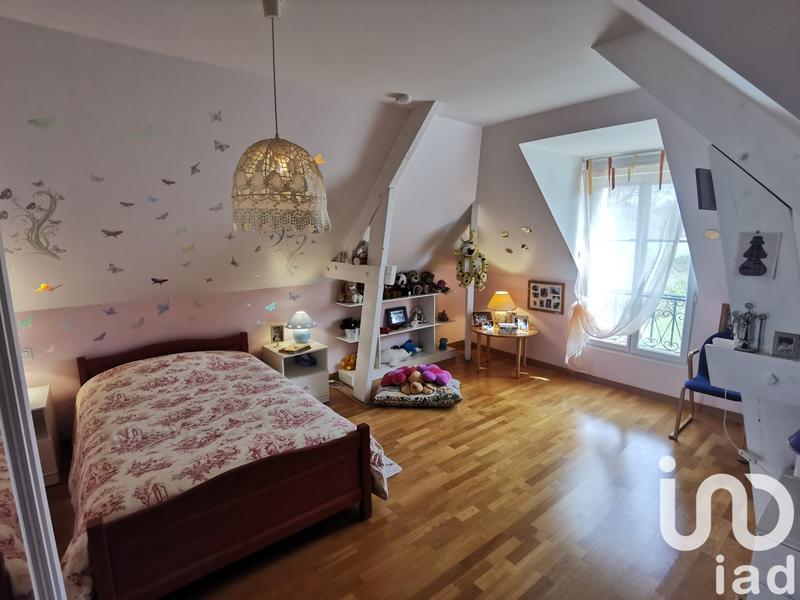 Maison - 242 m² - 8 pièces