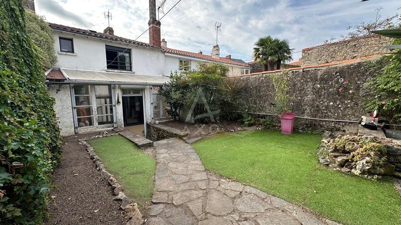 Maison - 104 m² - 4 pièces