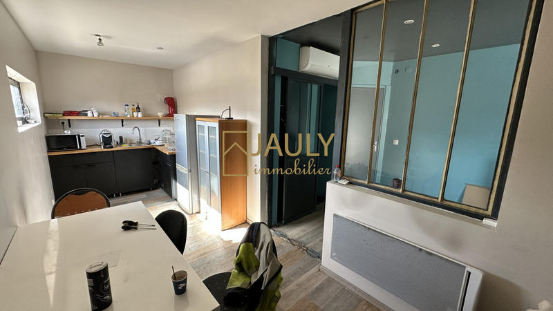 Local commercial - 679 m²