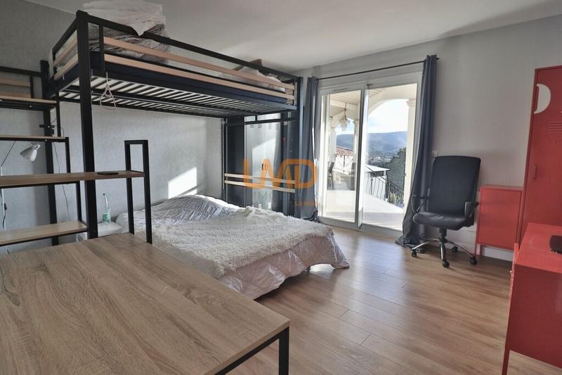 Propriété - 370 m² - 13 pièces