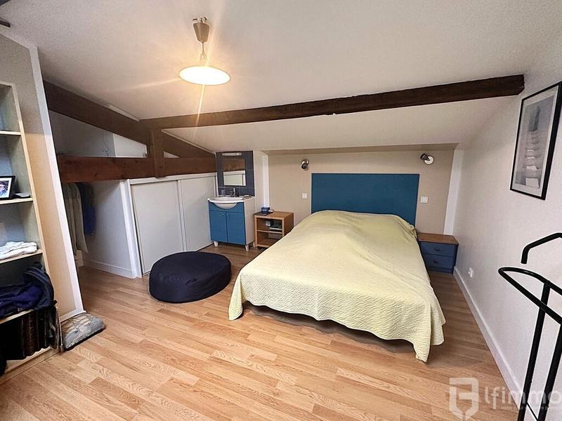 Maison - 281 m² - 12 pièces