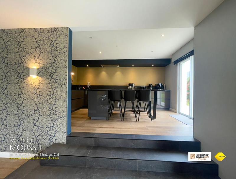 Maison - 285 m² - 8 pièces