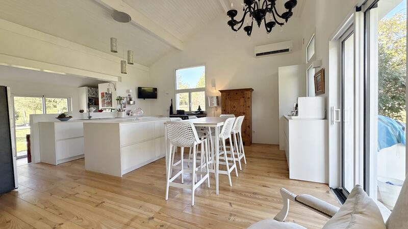 Maison - 280 m² - 7 pièces