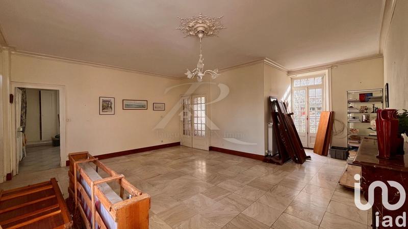 Maison - 212 m² - 8 pièces