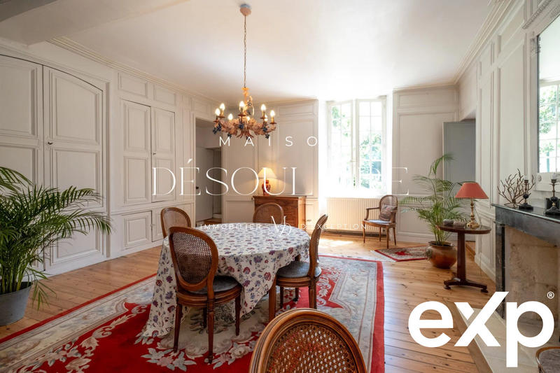 Maison - 300 m² - 7 pièces