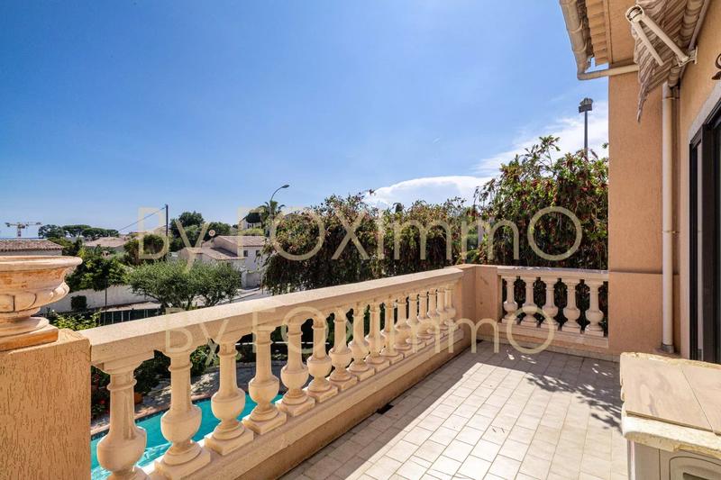 Maison - 184 m² - 6 pièces