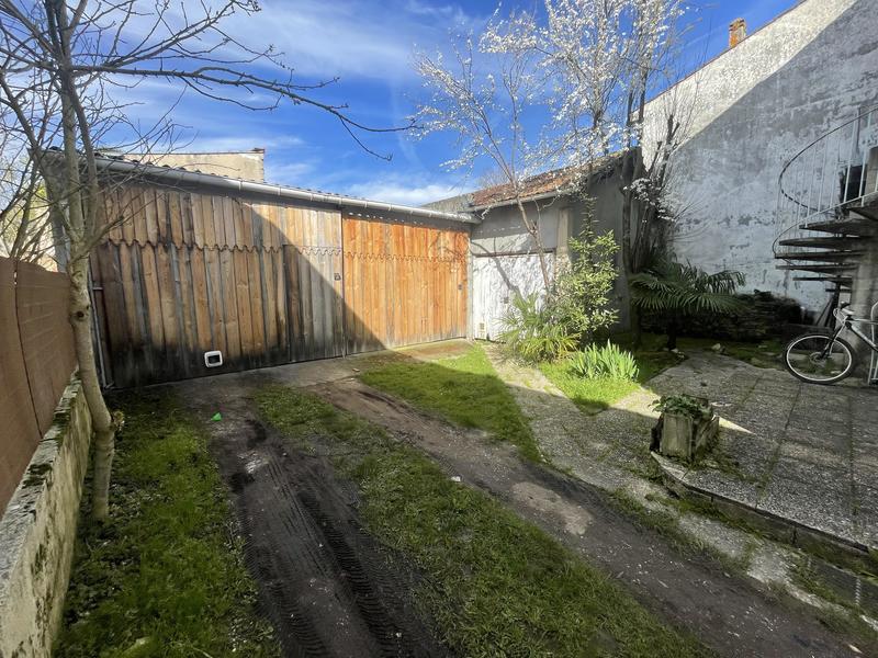 Immeuble - 150 m² - 10 pièces