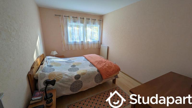 Chambre - 13 m² - 1 pièce