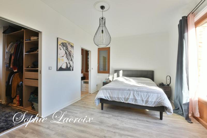 Demeure - 258 m² - 8 pièces