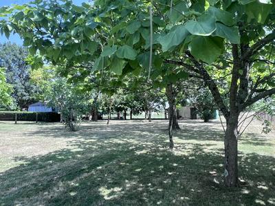 Terrain constructible - 1 400 m²