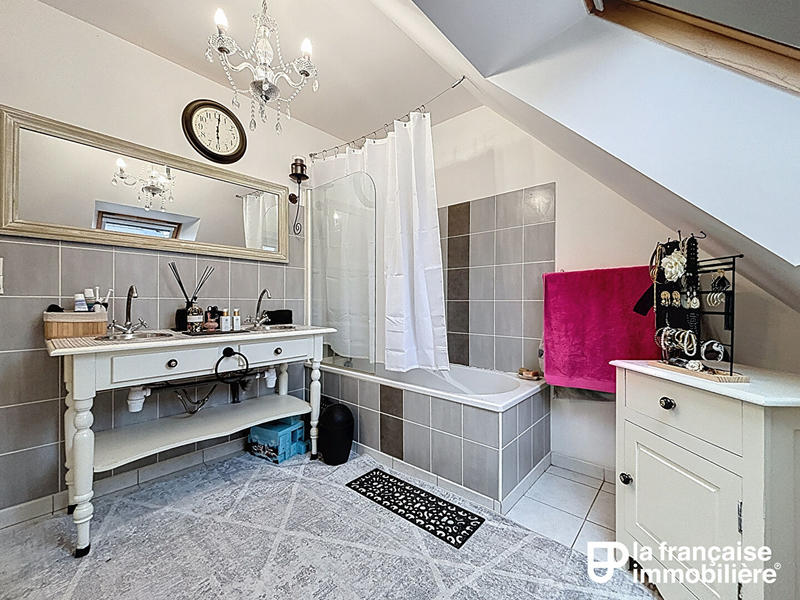 Maison - 83 m² - 5 pièces