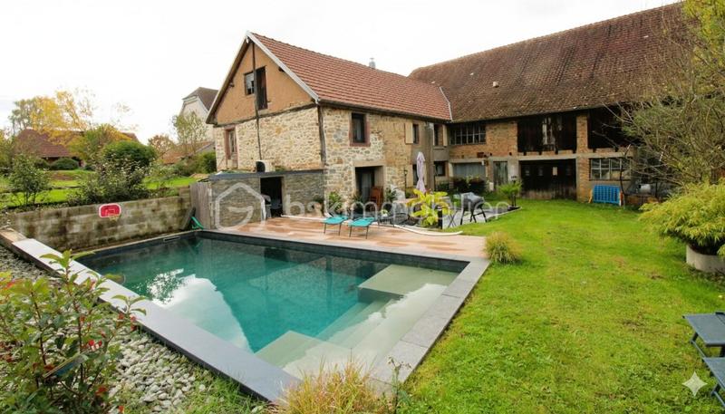 Maison - 281 m² - 5 pièces