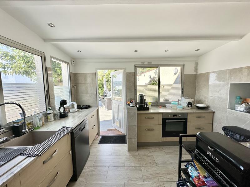 Maison - 216 m² - 7 pièces