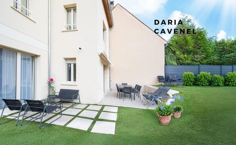 Pavillon - 250 m² - 7 pièces