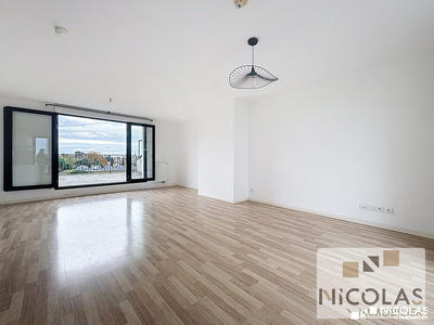 Appartement - 82 m² - 3 pièces