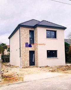 Maison - 93 m² - 5 pièces