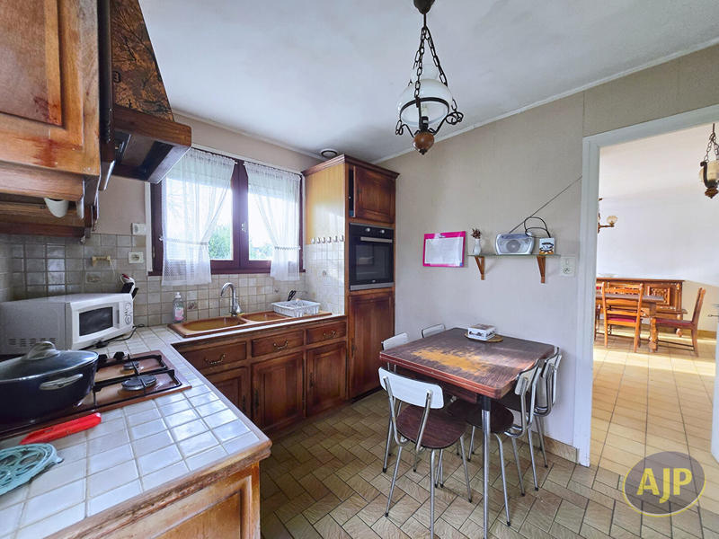 Maison - 80 m² - 5 pièces