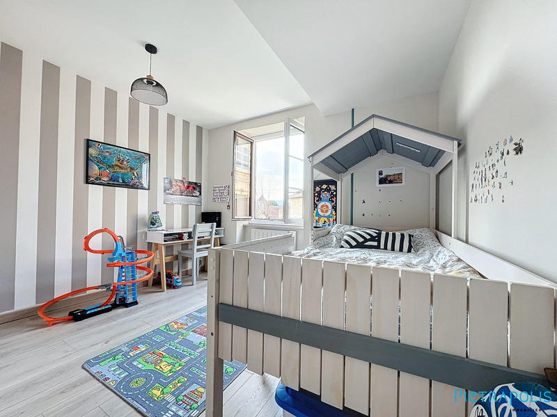 Appartement - 132 m² - 6 pièces