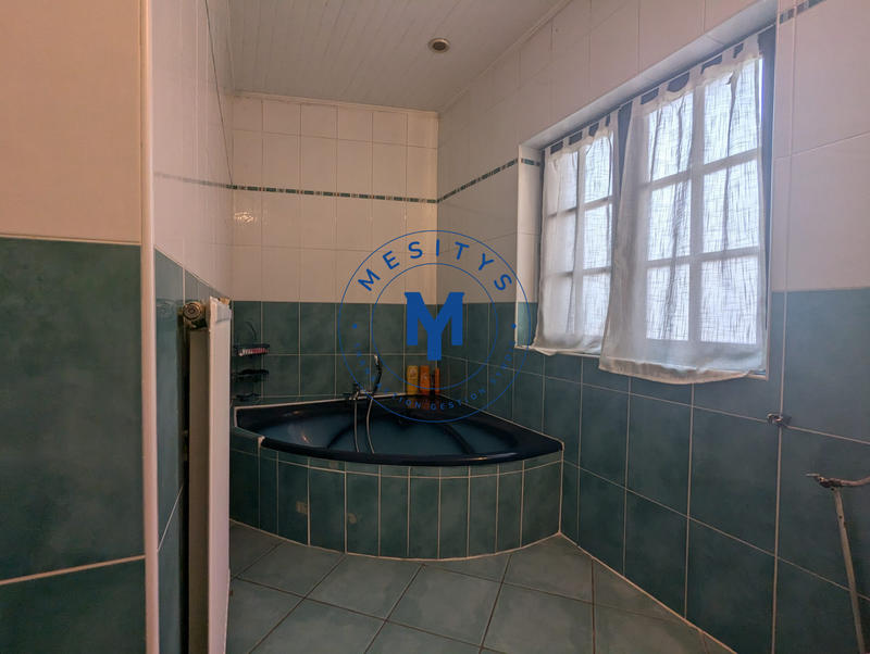 Maison - 99 m² - 5 pièces